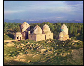 Shakh-i Zindeh Mosque in Samarkand.